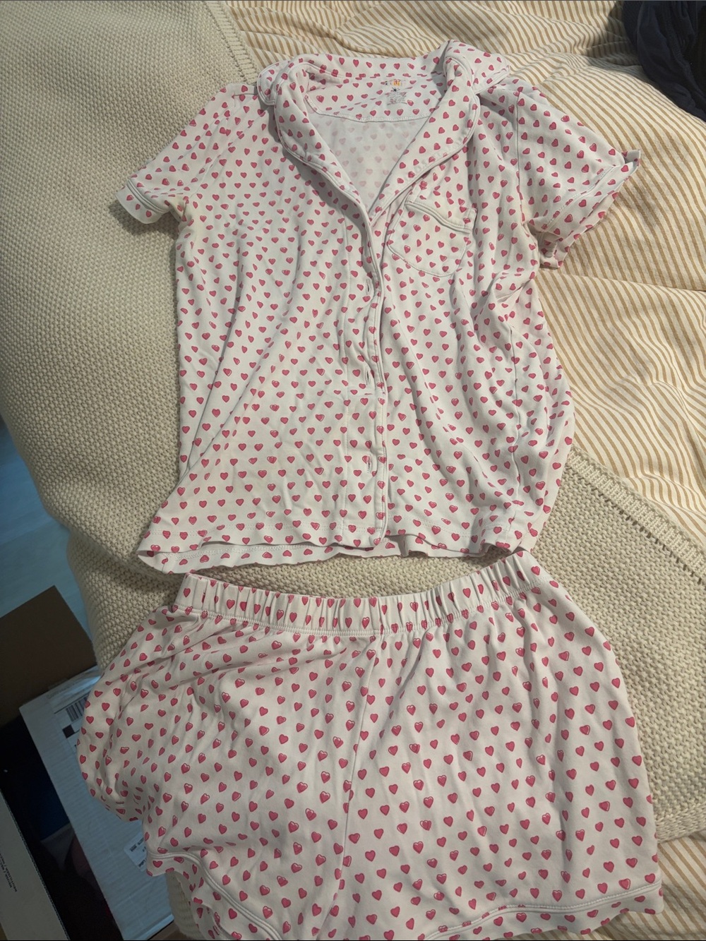Roller Rabbit White Short Pajama Set with Pink Heart Print